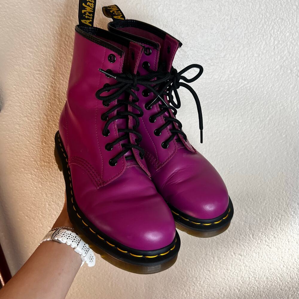 Dr. Martens 1460 8-Eye Combat Boots in fuchsia pink smooth leather LADIES 7 - Picture 3 of 7